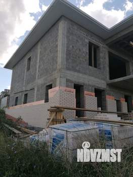 Дом 220м&sup2;, 2-этажный, участок 10 сот.  