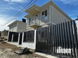 Дом 143м&sup2;, 2-этажный, участок 3 сот.  