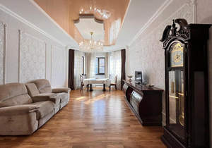 Дом 201м&sup2;, 2-этажный, участок 4 сот.  