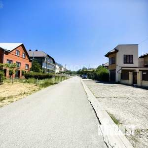 Дом 270м&sup2;, 3-этажный, участок 6 сот.  