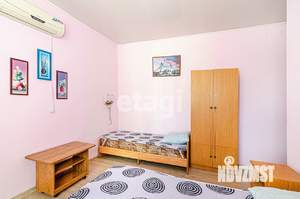 Дом 250м&sup2;, 3-этажный, участок 4 сот.  