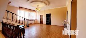 Дом 438м&sup2;, 3-этажный, участок 346 сот.  