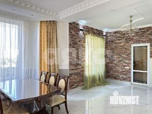 Дом 352м&sup2;, 2-этажный, участок 8 сот.  