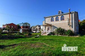 Дом 220м&sup2;, 2-этажный, участок 7 сот.  