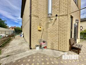 Дом 190м&sup2;, 2-этажный, участок 4 сот.  