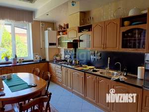 Дом 377м&sup2;, 2-этажный, участок 16 сот.  