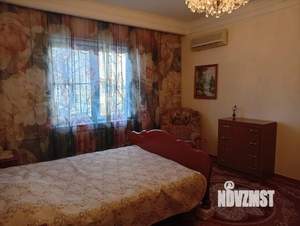 Дом 318м&sup2;, 2-этажный, участок 6 сот.  