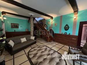 Дом 325м&sup2;, 2-этажный, участок 9 сот.  