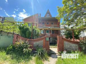 Дом 300м&sup2;, 2-этажный, участок 10 сот.  