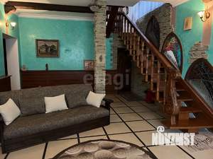 Дом 325м&sup2;, 2-этажный, участок 9 сот.  