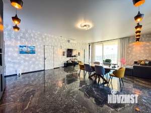 Дом 235м&sup2;, 2-этажный, участок 6 сот.  