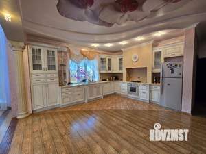 Коттедж 374м², 3-этажный, участок 11 сот.  