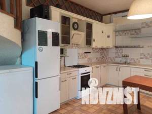 Дом 255м&sup2;, 2-этажный, участок 9 сот.  