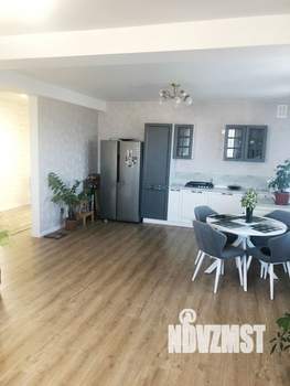 Дом 180м², 2-этажный, участок 5 сот.  