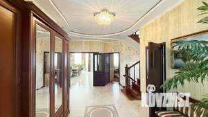 Дом 300м&sup2;, 2-этажный, участок 8 сот.  