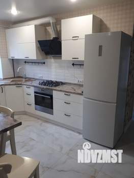 Дом 270м&sup2;, 2-этажный, участок 3 сот.  