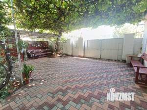 Дом 200м&sup2;, 2-этажный, участок 4 сот.  