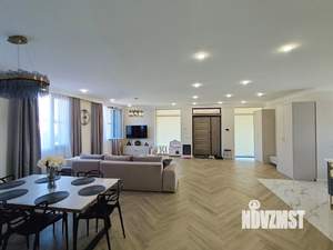 Дом 250м², 2-этажный, участок 6 сот.  