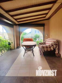 Дом 254м&sup2;, 3-этажный, участок 15 сот.  