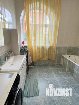 Дом 504м², 3-этажный, участок 10 сот.  