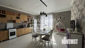 Коттедж 247м&sup2;, 2-этажный, участок 6 сот.  