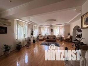 Дом 750м², 2-этажный, участок 8 сот.  