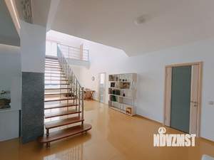 Дом 345м&sup2;, 3-этажный, участок 12 сот.  