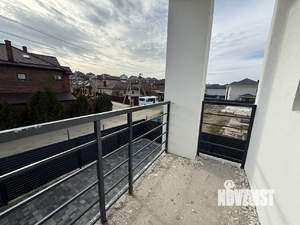 Дом 209м&sup2;, 2-этажный, участок 3 сот.  