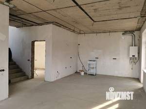 Дом 165м&sup2;, 2-этажный, участок 4 сот.  