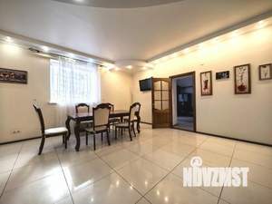 Дом 249м&sup2;, 2-этажный, участок 3 сот.  