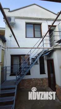 Дом 100м&sup2;, 2-этажный, участок 2 сот.  