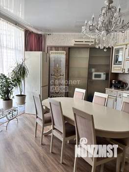 Таунхаус 100м&sup2;, 2-этажный, участок 1 сот.  