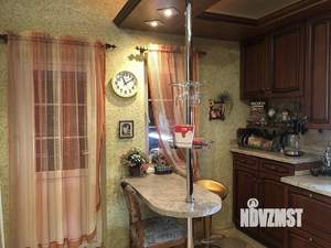 Дом 353м&sup2;, 2-этажный, участок 6 сот.  