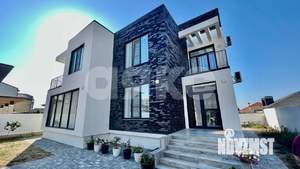 Дом 530м&sup2;, 3-этажный, участок 8 сот.  