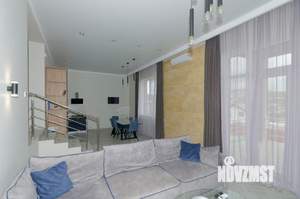 Дом 250м&sup2;, 2-этажный, участок 7 сот.  