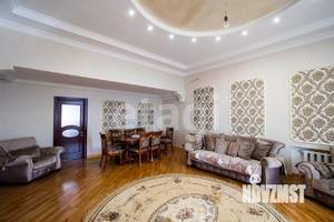 Дом 387м&sup2;, 3-этажный, участок 7 сот.  