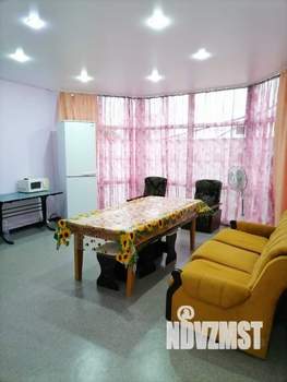 Дом 204м&sup2;, 2-этажный, участок 3 сот.  