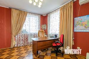 Дом 800м², 2-этажный, участок 6 сот.  