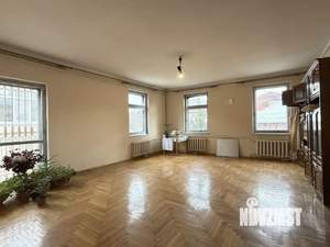 Дом 330м&sup2;, 2-этажный, участок 4 сот.  