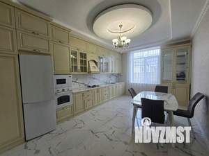 Дом 180м², 2-этажный, участок 3 сот.  
