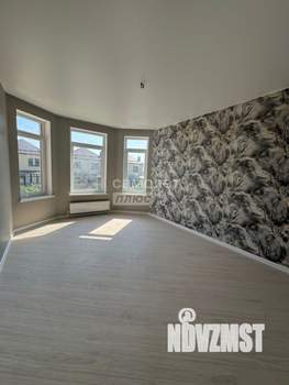 Дом 180м&sup2;, 2-этажный, участок 5 сот.  