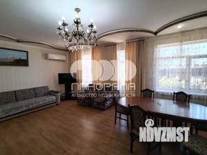 Дом 304м², 2-этажный, участок 5 сот.  