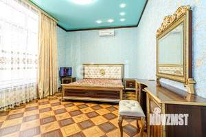 Дом 264м&sup2;, 3-этажный, участок 3 сот.  