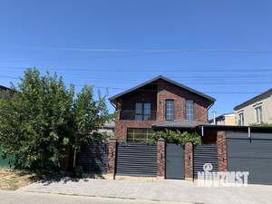 Дом 190м&sup2;, 2-этажный, участок 4 сот.  