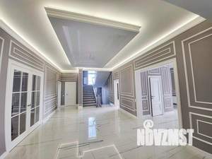 Коттедж 643м&sup2;, 2-этажный, участок 10 сот.  