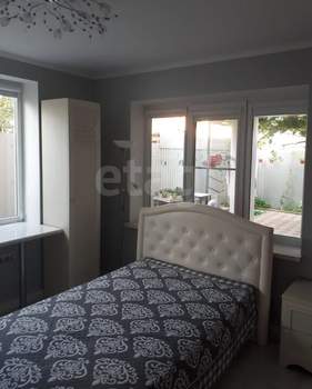 Дом 272м&sup2;, 3-этажный, участок 3 сот.  