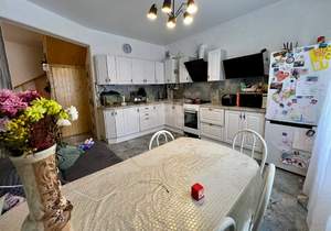 Дом 170м², 2-этажный, участок 5 сот.  