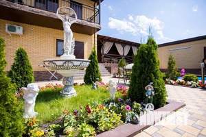 Дом 330м&sup2;, 2-этажный, участок 10 сот.  