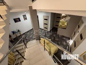 Дом 310м&sup2;, 2-этажный, участок 6 сот.  