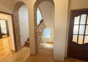 Дом 261м&sup2;, 3-этажный, участок 4 сот.  